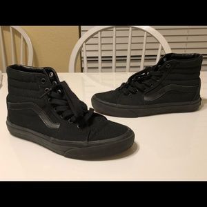 Vans Black Hightop Sneaker men’s 6 women’s 7.5